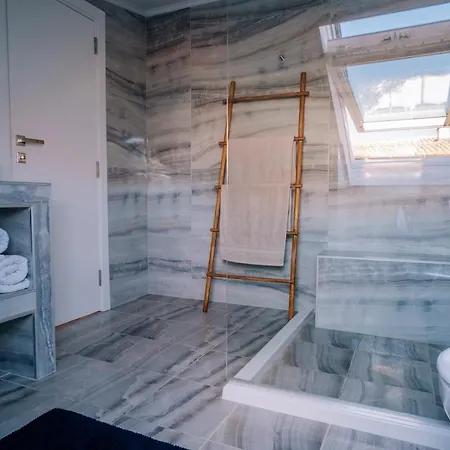 Луксозна вила Villa Alenor | Sea View & Beach Access *