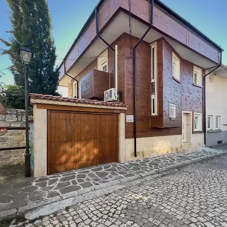 Villa Alenor | Sea View & Beach Access Луксозна вила *