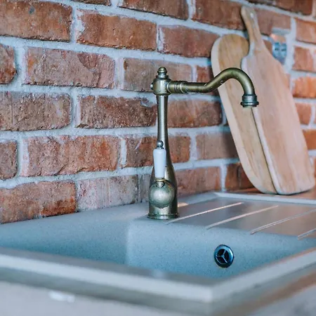 Луксозна вила Villa Alenor | Sea View & Beach Access *