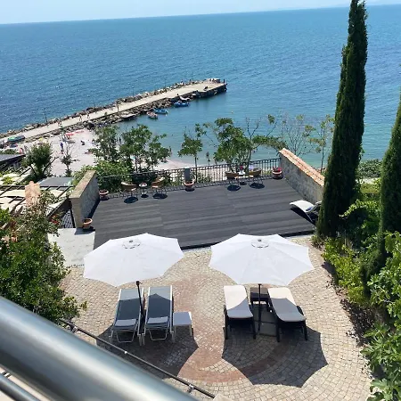 Луксозна вила Villa Alenor | Sea View & Beach Access *