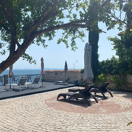 Villa Alenor | Sea View & Beach Access Луксозна вила