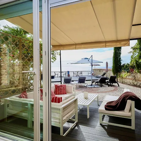 Alenor - Sea Views & Sea Access | Unesco Old Town | Sleeps 8 Villa