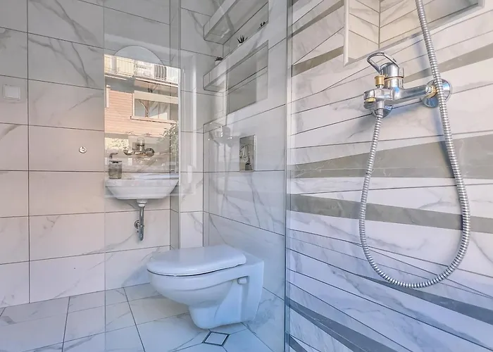 Alenor - Sea Views & Sea Access | Unesco Old Town | Sleeps 8 *