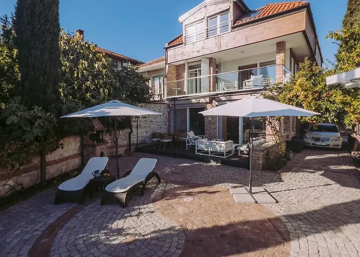Alenor - Sea Views & Sea Access | Unesco Old Town | Sleeps 8 Villa