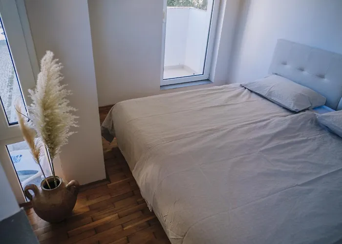 Alenor - Sea Views & Sea Access | Unesco Old Town | Sleeps 8