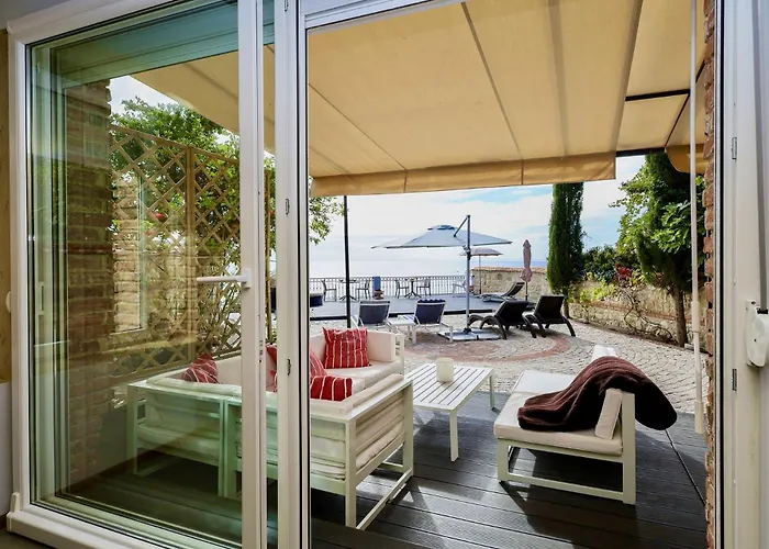 Alenor - Sea Views & Sea Access | Unesco Old Town | Sleeps 8 Villa