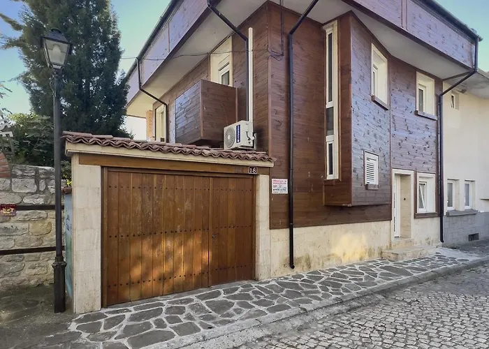 Villa Alenor - Sea Views & Sea Access | Unesco Old Town | Sleeps 8